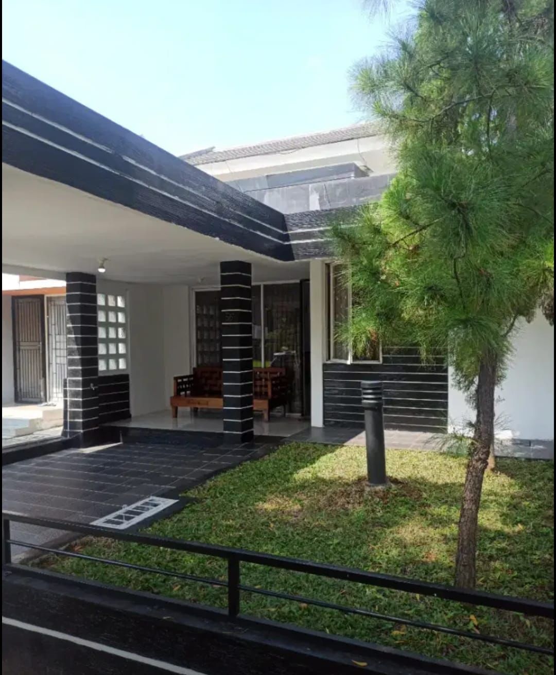 Rumah Disewakan di Cluster Elysium Lippo Cikarang 